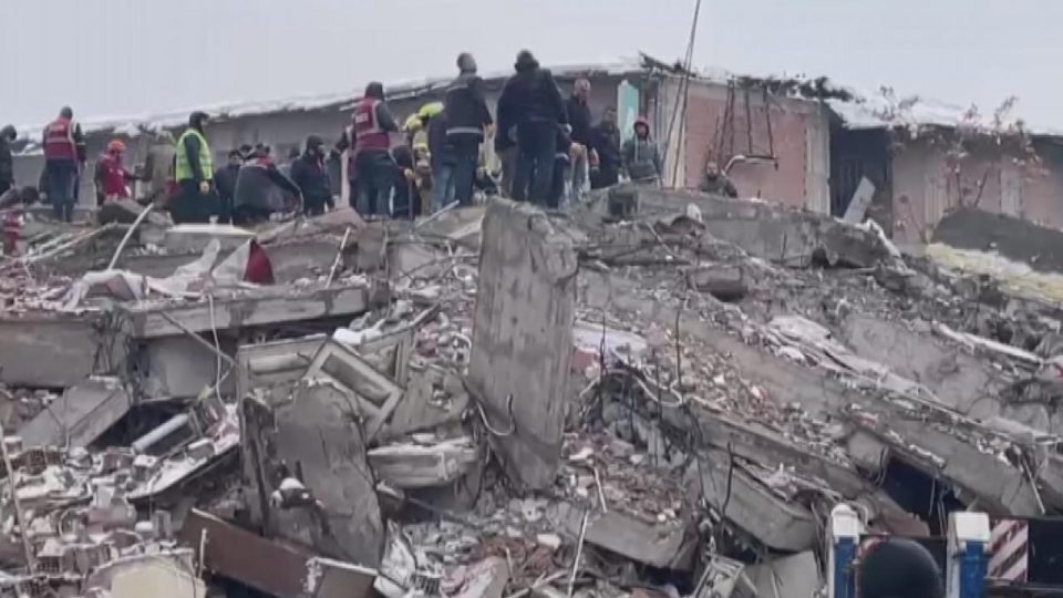 Malatya’da 15 sporcu enkaz altında kaldı